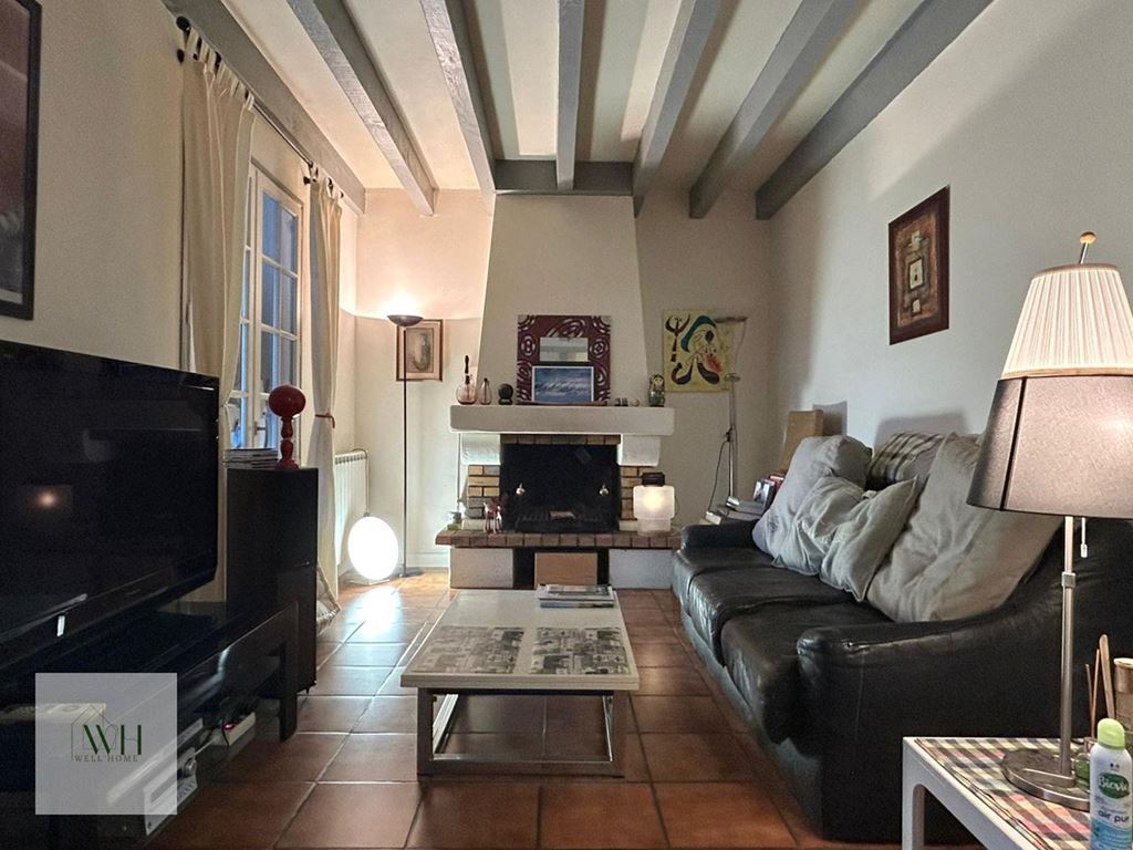 Maison URCUIT (64990) Cabinet - AGB